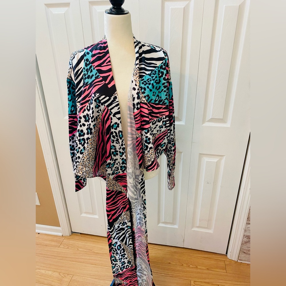 Akira silklike wrap